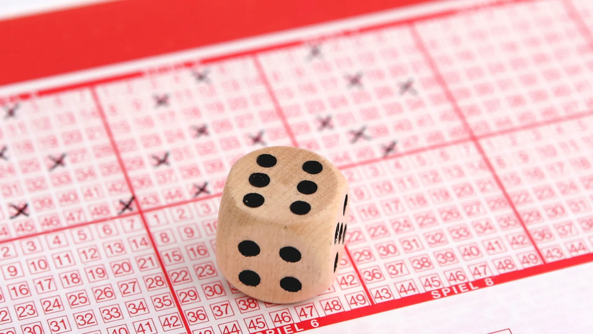 Numbered lottery balls